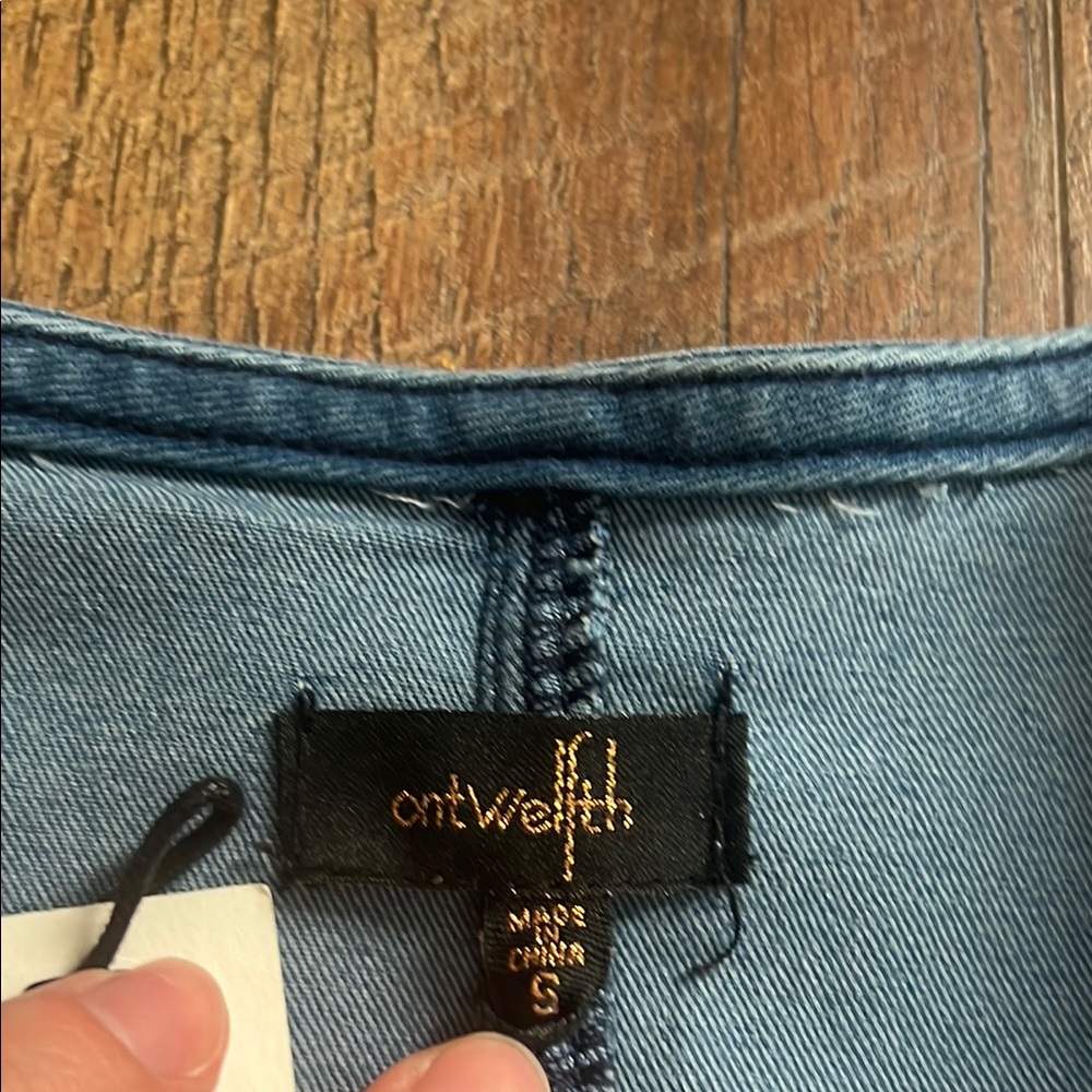 Blue Denim Overalls with Short Sleeves and Front Zipper - Picture 6 of 14